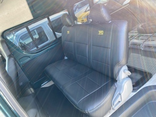 ハイエース セカンドシート