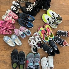 子供用靴大量まとめ売り