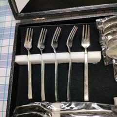 (お話中)新品　スプーンとフォークの画像