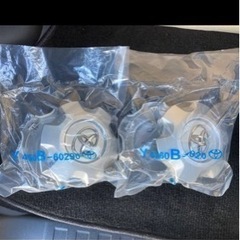 ランドクルーザー　プラド150  純正品　センターキャップ　未使用品