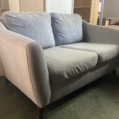 ● IKEA、2人掛けソファー、幅143cm
