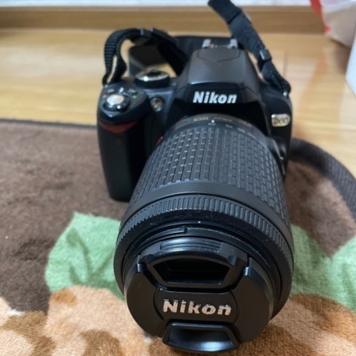 一眼レフカメラ　黒　充電器あり