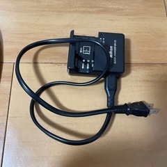 一眼レフカメラ　黒　充電器あり