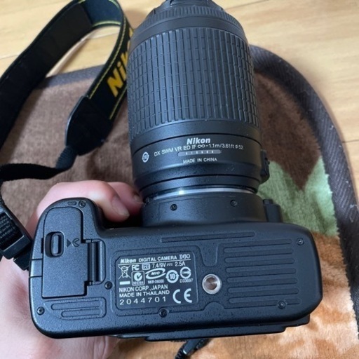 一眼レフカメラ　黒　充電器あり