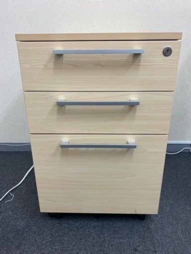 サイドキャビネット　机下収納　鍵付き