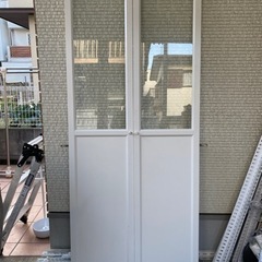 まもなく終了予定　IKEA ガラス扉2枚　ビリー本棚用の扉のみ