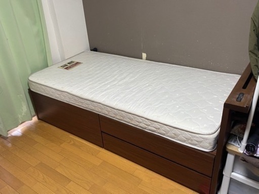 引き出し付きシングルベッド　ニトリ　マットレス付き