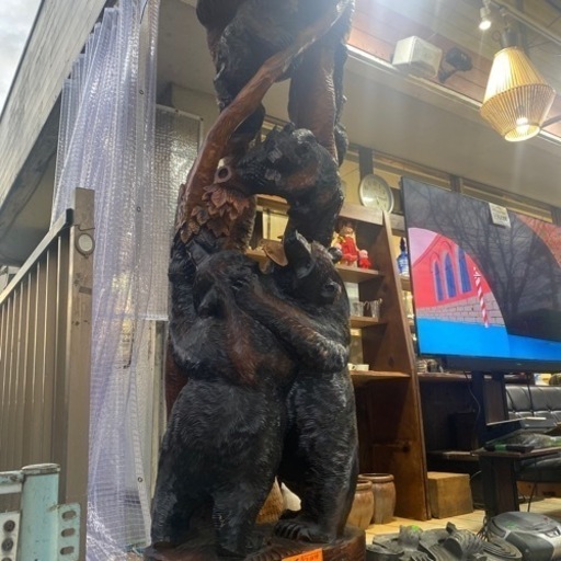 大迫力の熊の塔