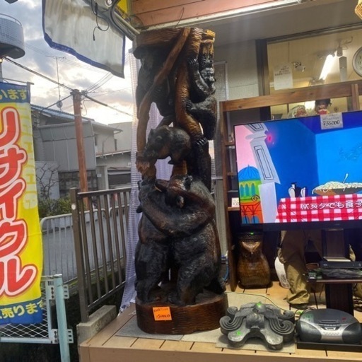 大迫力の熊の塔
