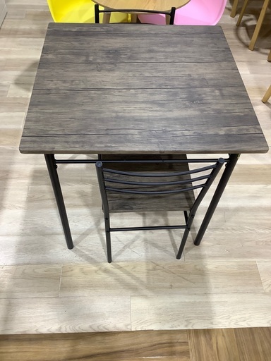 ダイニング3点セット　高さ,幅 各約75cm 入荷致しました！