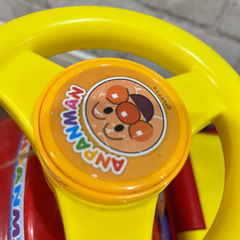 アンパンマンの車の画像