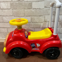 アンパンマンの車の画像