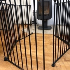 ストーブ（暖炉等）用柵