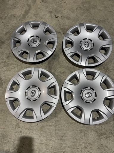 ハイエース ２００系　新車外しの純正タイヤ・ホイール・キャップのセット