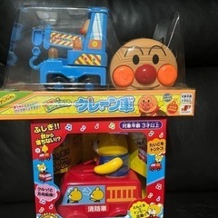 アンパンマン　ミニリモコンNEWクレーン車、とんくるトンピー消防車