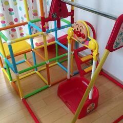 アンパンマン　ジャングルジム　ブランコ　鉄棒