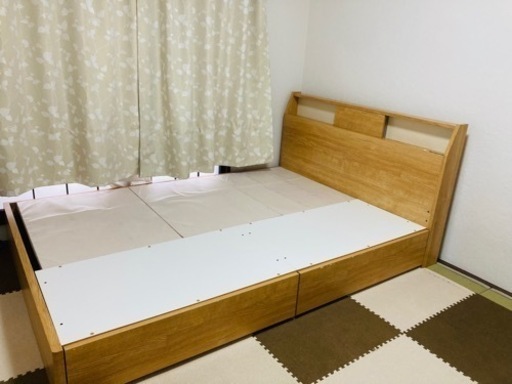 【ニトリ中古】照明と2口コンセント付きクイーンベッド