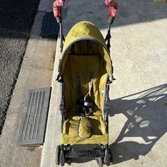ベビーカー　jeep カーキー