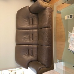 ３人掛けのソファです。