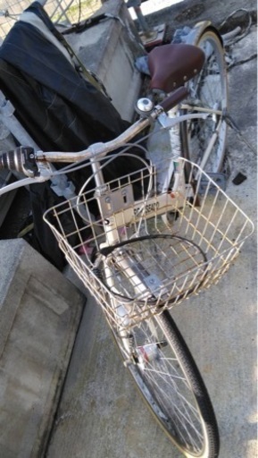 27インチ自転車　自動点灯　6段階ギアつき