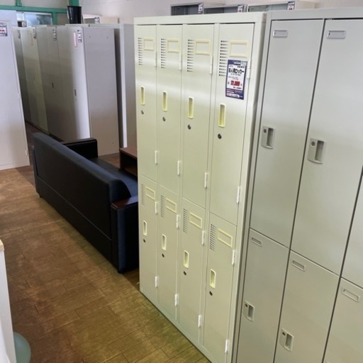 JA-11 【オフィス家具専門店】ニトリの8人用ロッカーです！
