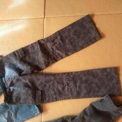 🔴お取引中🔴男児130cm位のズボンセット　　冬にも履ける暖かタイプもあります。の画像