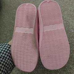子供用の靴の画像