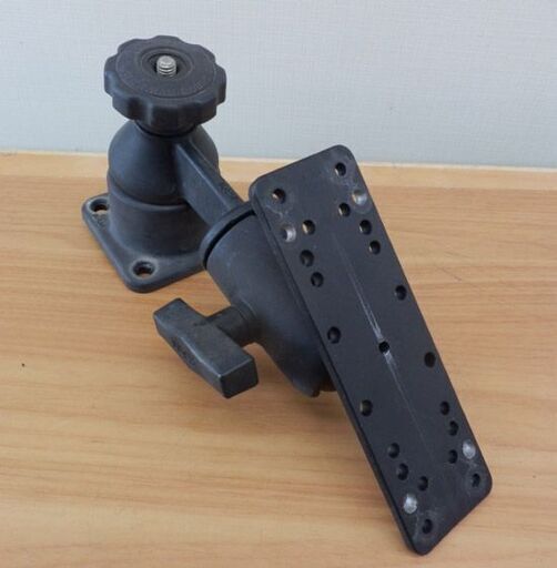 魚探マウント RAM MOUNTS ラムマウント RMR-152N  取り付け 架台 付属品あり 札幌 西野店