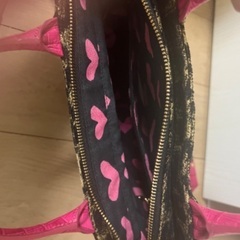 シンクビーのハンドバッグの画像