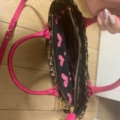 シンクビーのハンドバッグの画像