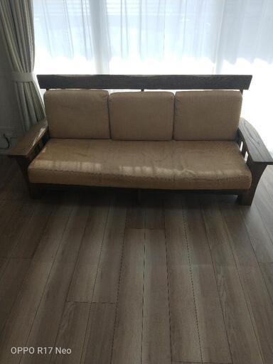《値下げしました！》木製骨組み 3名掛けソファ
