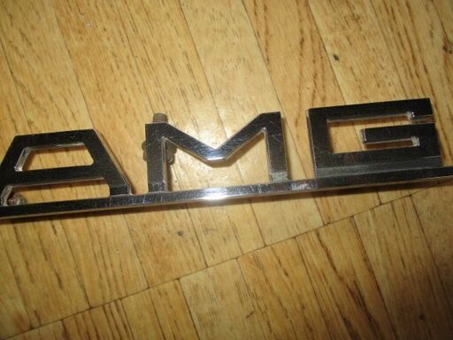 AMG-コンプリート車装備のインブレムです