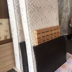 家具、家電の他に贈答品、食器類、雑貨等もDVD、CD等も買取り致します。　お見積り無料です。 - 地元のお店
