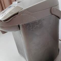 電気ポット　２．９リットル　亀裂等ありの画像