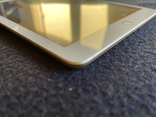 iPad 第５世代 Wi-Fi+Cell gold １２８GB SIMフリー バッテリー９５%
