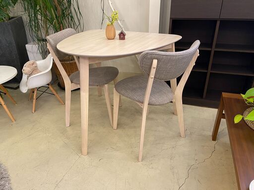 宇都宮でオシャレな家具を探すなら『オトワリバース！』ダイニングテーブルセット 3点セット 三角テーブル ホワイトウォッシュ 中古品