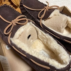 UGG M OLSEN 28