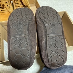 UGG M OLSEN 28の画像