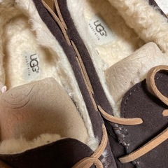 UGG M OLSEN 28の画像