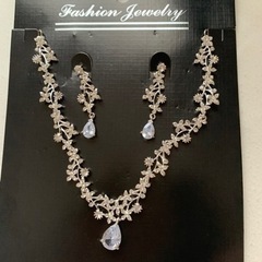 ブライダル用イヤリング、ネックレス