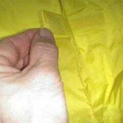 使用頻度ほぼ無し。背中にランドセル&リュクも背負っても大丈夫!　　一枚は持っておきたい!　子供の雨具130cmの画像