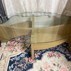 ガラステーブル　まだ新しい