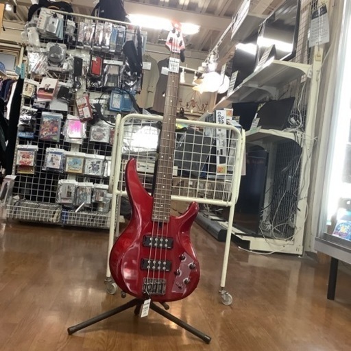 ベース　YAMAHA TRBX304