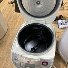 炊飯器の画像
