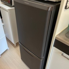 【取引中】Panasonic 冷蔵庫　ブラックの画像
