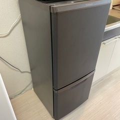 【取引中】Panasonic 冷蔵庫　ブラックの画像