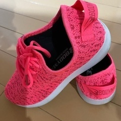 スニーカー  ボディーメーカーの画像