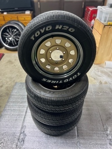 ハイエース デイトナ タイヤホイール