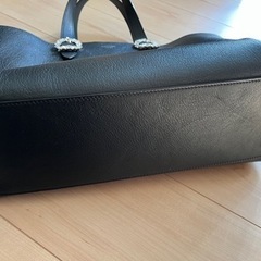 再値下げしました！定価50%OFF以上。美品JIMMY CHOO cheritoteビジュークリスタル レザートートの画像