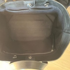 再値下げしました！定価50%OFF以上。美品JIMMY CHOO cheritoteビジュークリスタル レザートートの画像